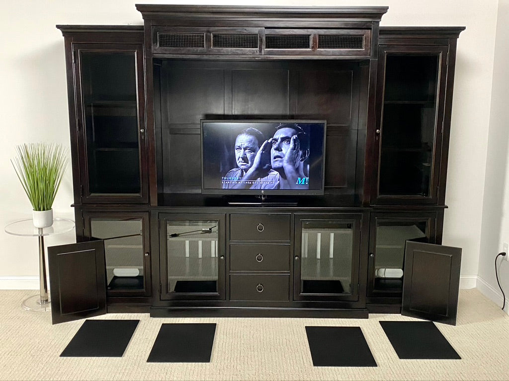 UNIVERSAL FURNITURE Summer Hill Entertainment Console