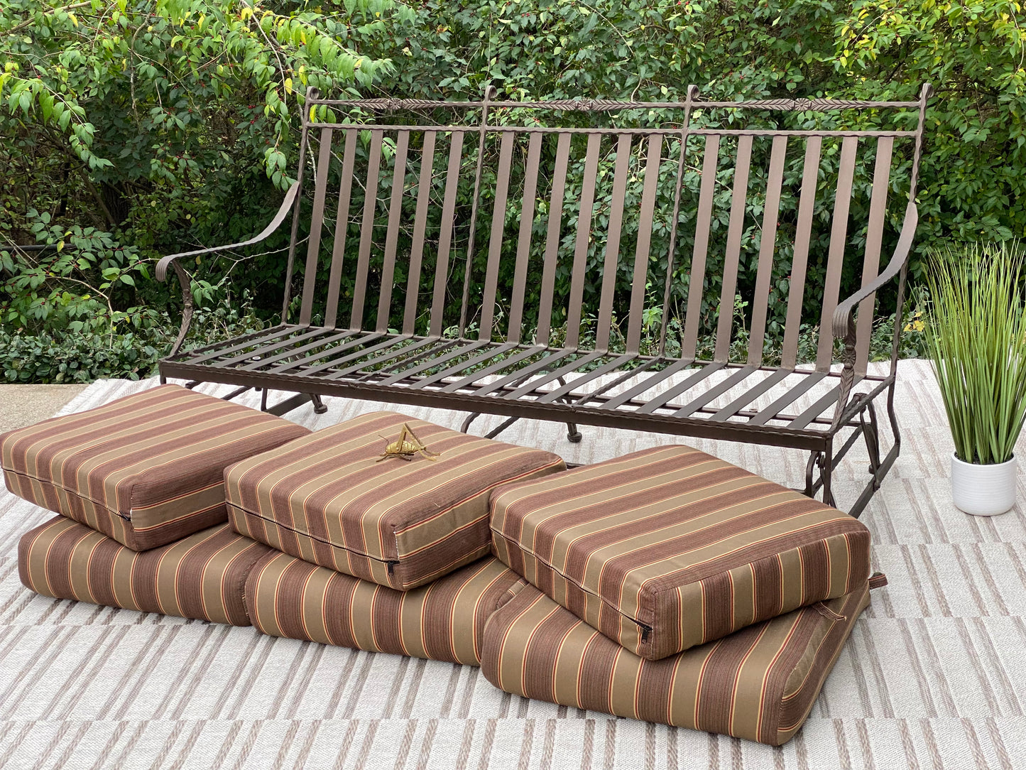 Nice Iron 3 Seat Indoor Outdoor Glider