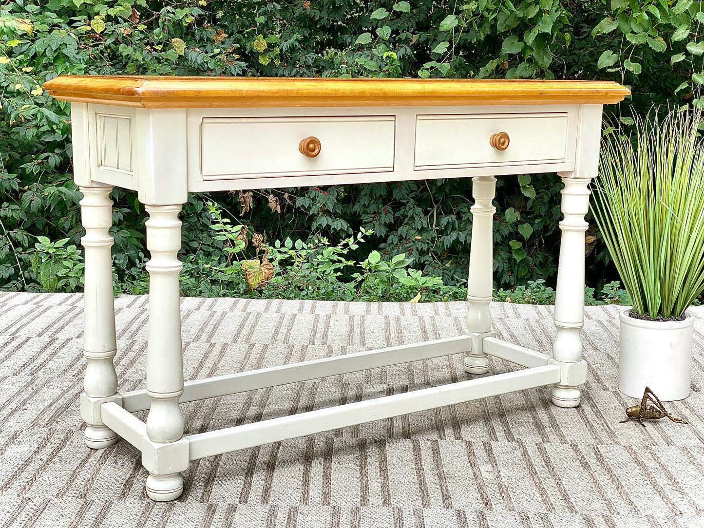 Nice White Painted Hallway Table