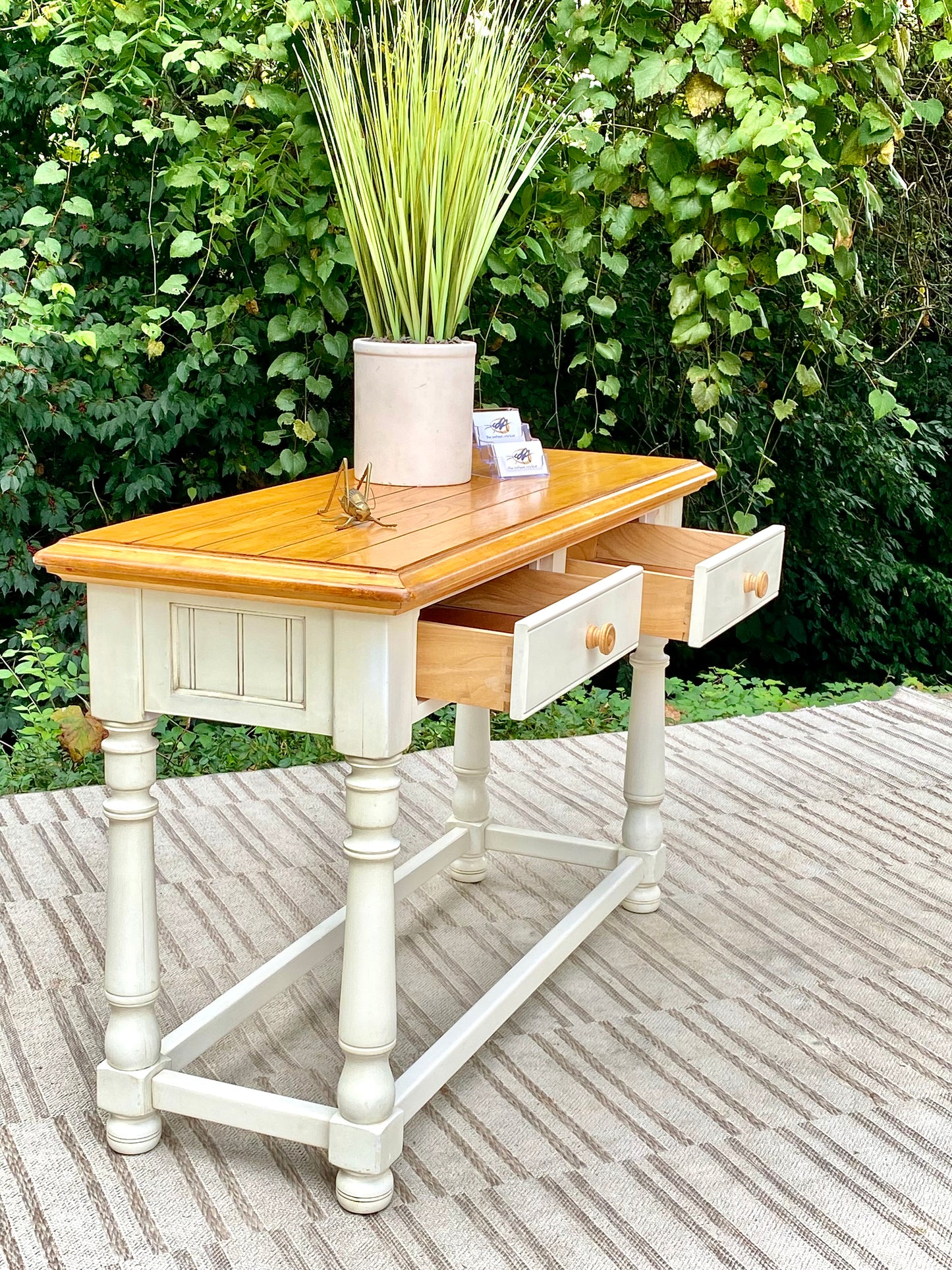 Nice White Painted Hallway Table