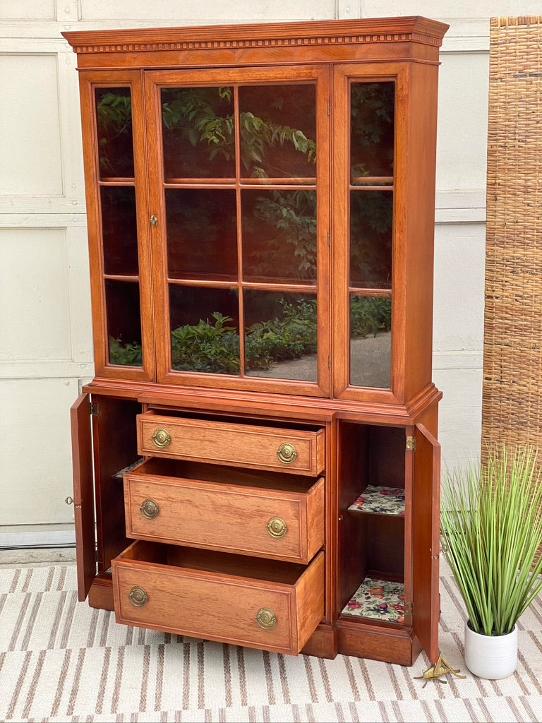 Nice Vintage Federal Style Hutch