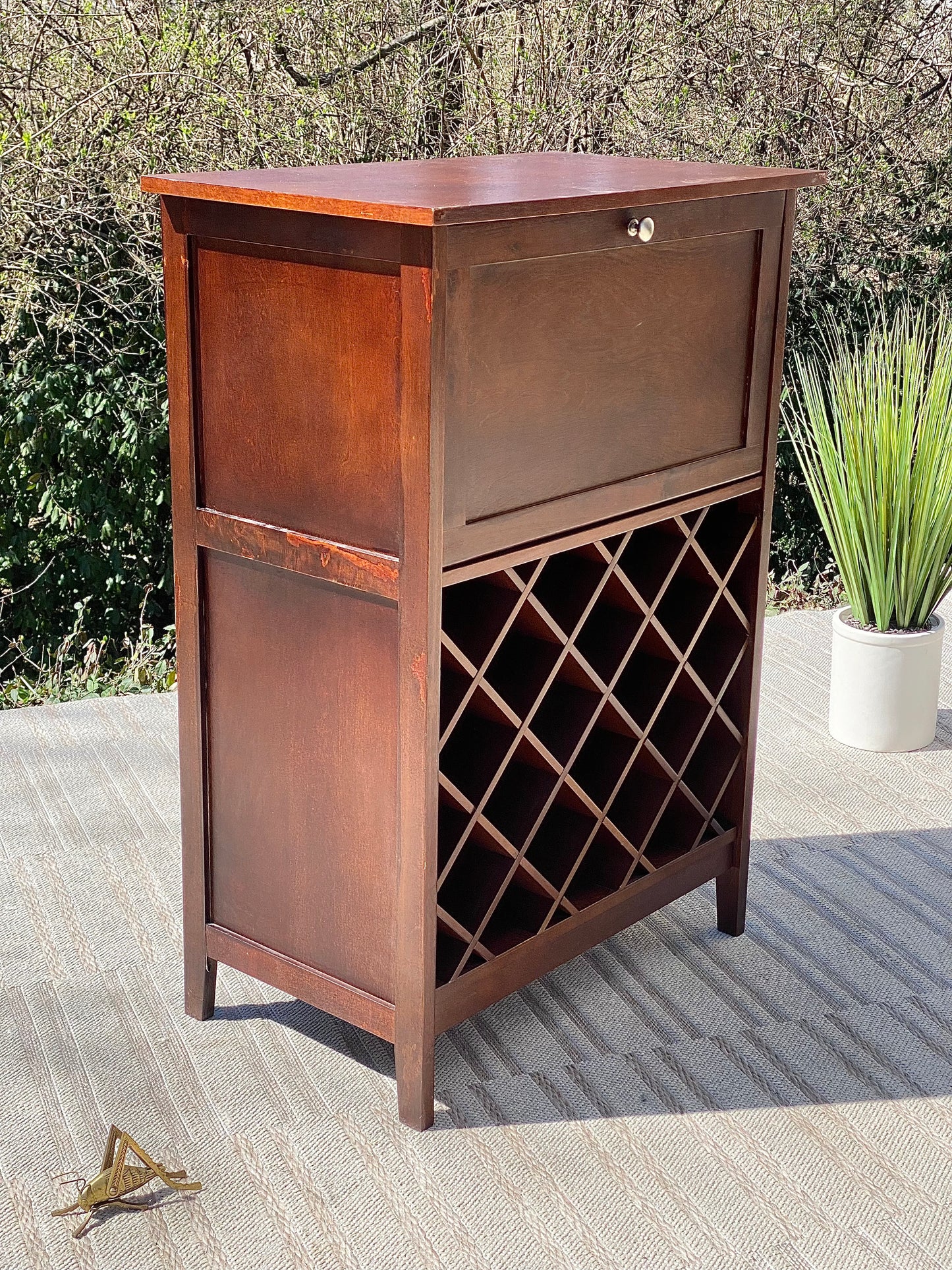 Modern Wooden Wine Storage Cabinet