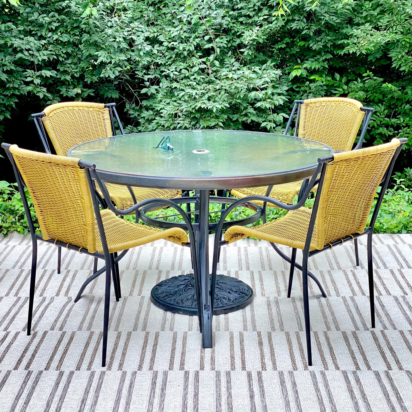 Nice 6 Piece Vinyl Metal Patio Table & Chair Set