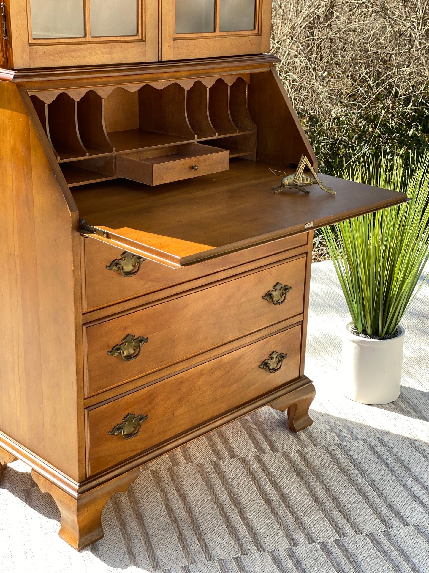 Lighted 2 Piece Wooden Hutch Cabinet