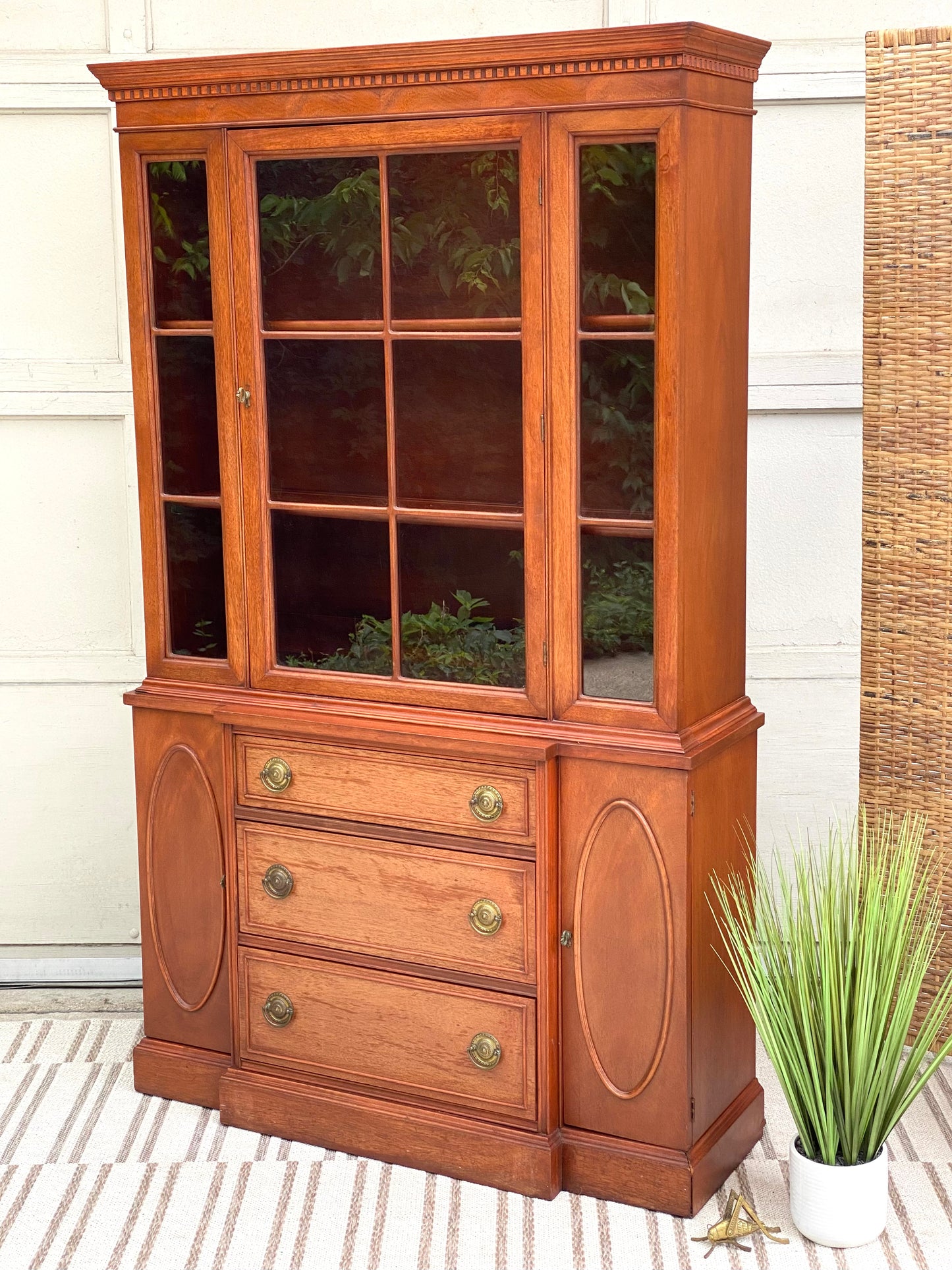 Nice Vintage Federal Style Hutch