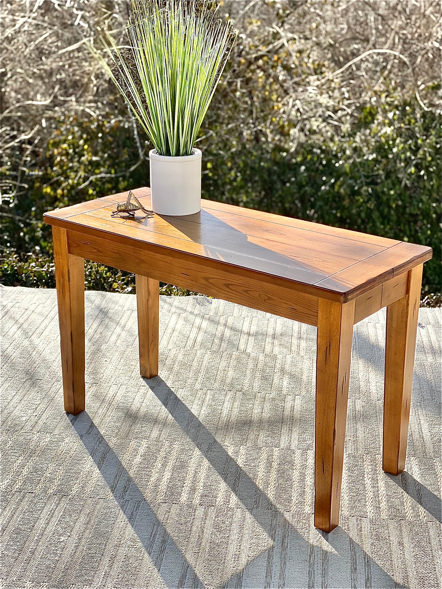 Modern Wooden Furniture Table With Hidden Leaf