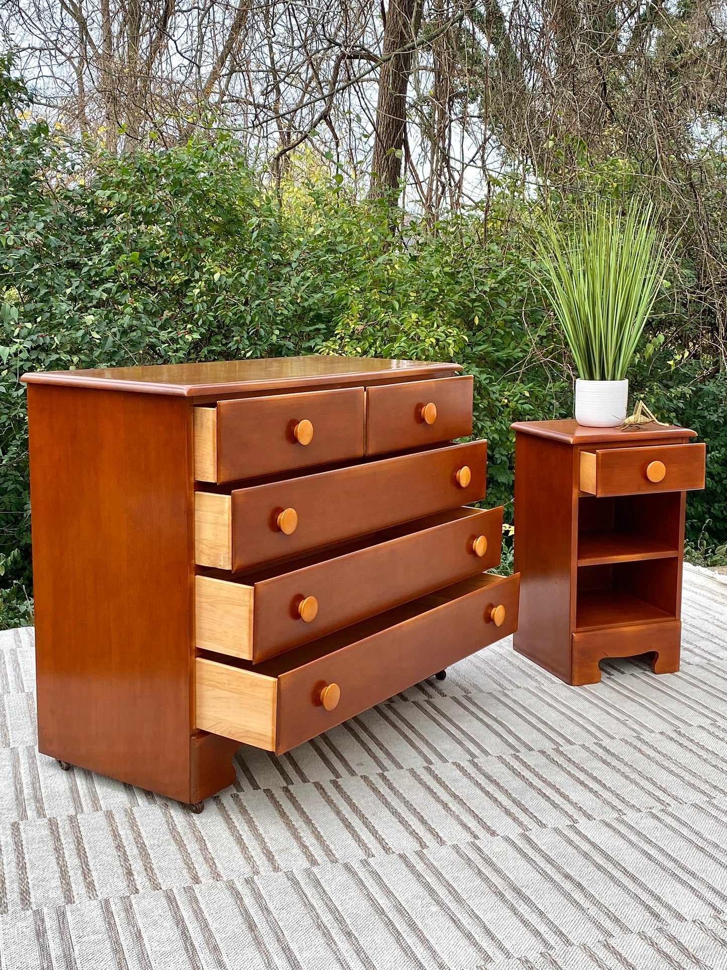 Nice Colchester 2 Tone Dresser & Nightstand