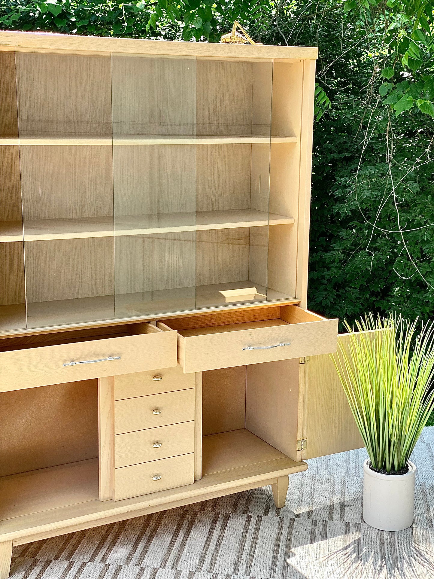 Vintage MCM Keller Hutch