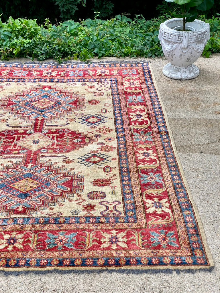 Nice Vintage Wool Area Rug 6' x 8'