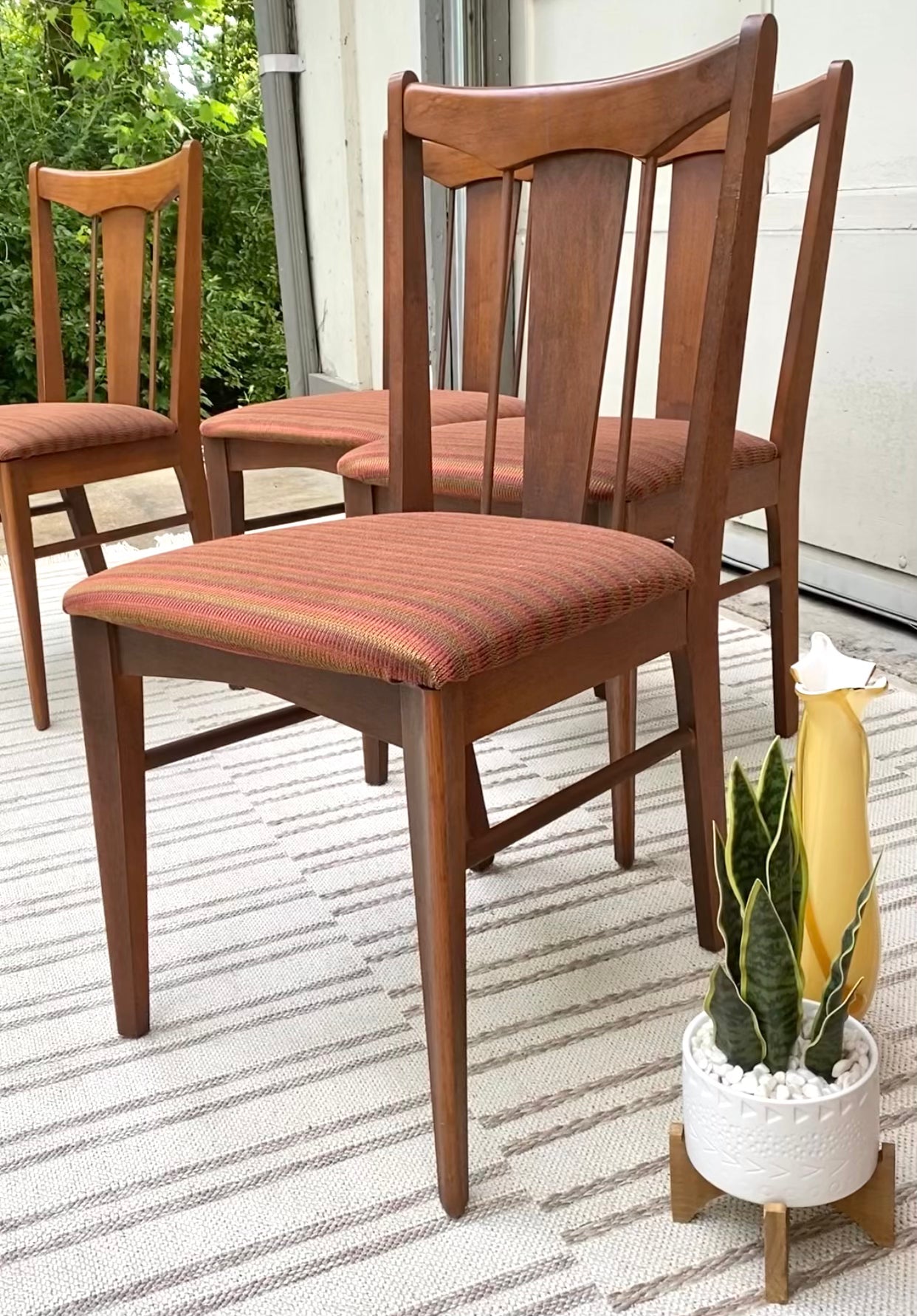Set of 4 Retro MCM Mid Century Modern Garrison Chairs