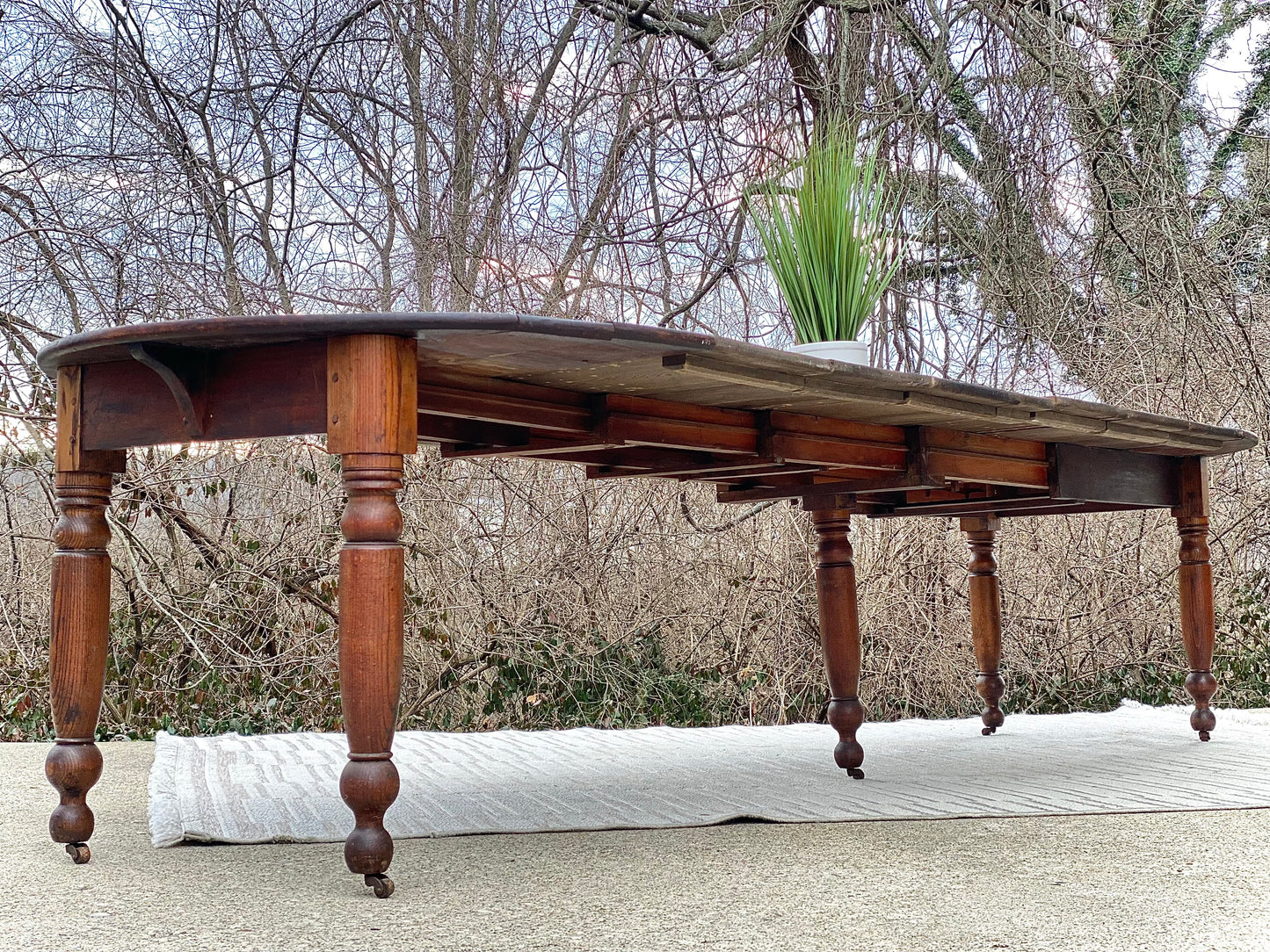 Vintage Solid Wood Extendable Round Table