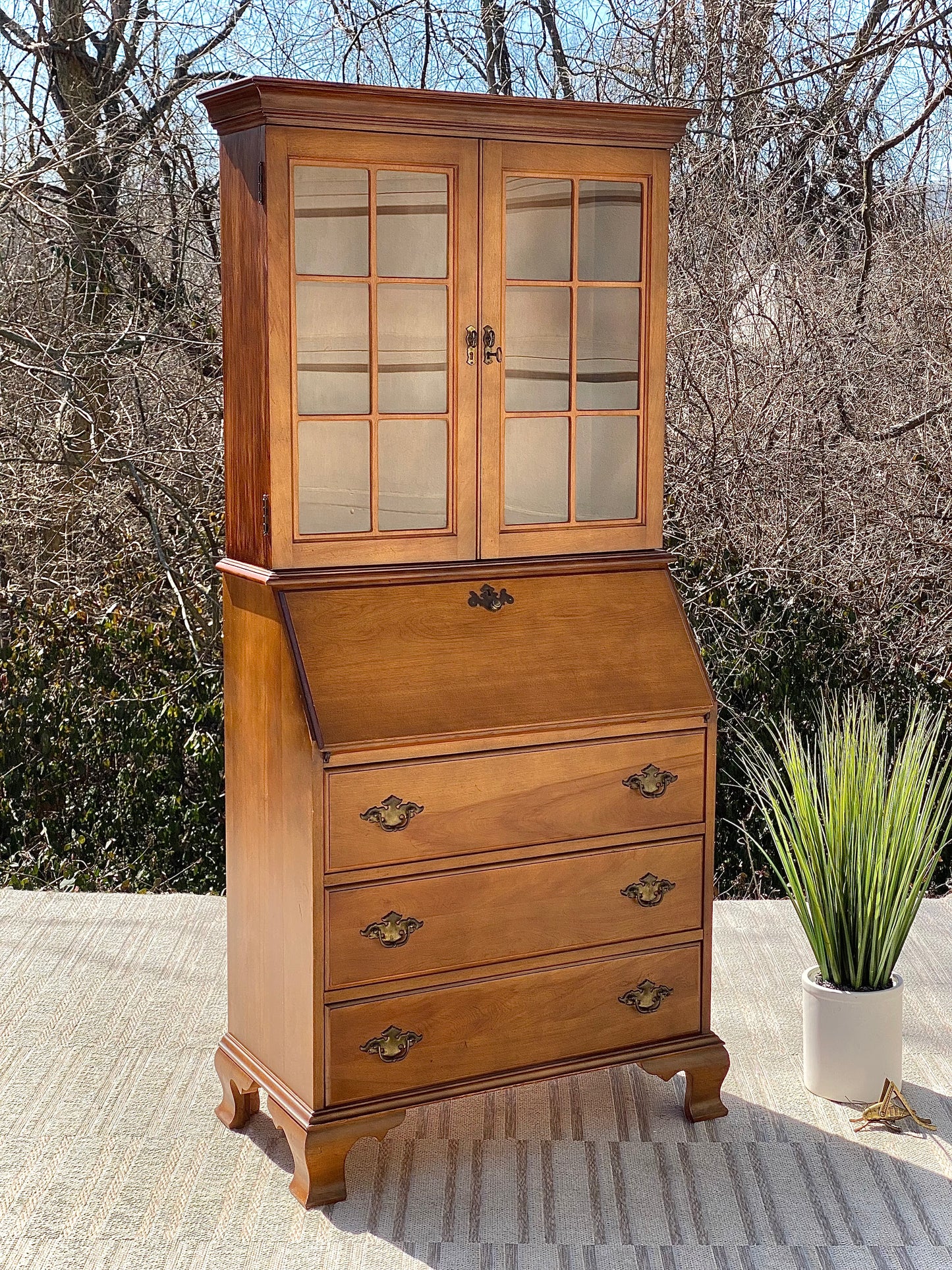 Lighted 2 Piece Wooden Hutch Cabinet