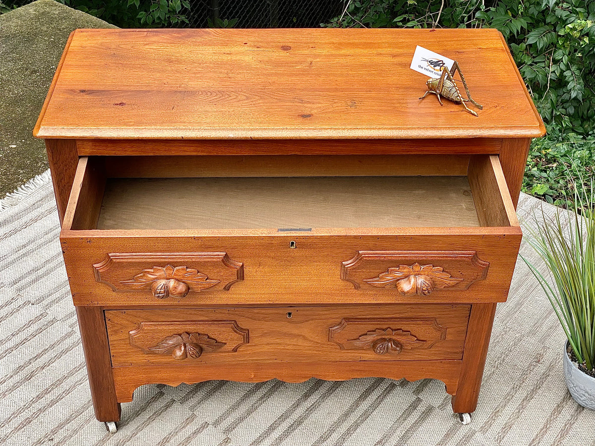 Vintage Pine 3 Drawer Dresser