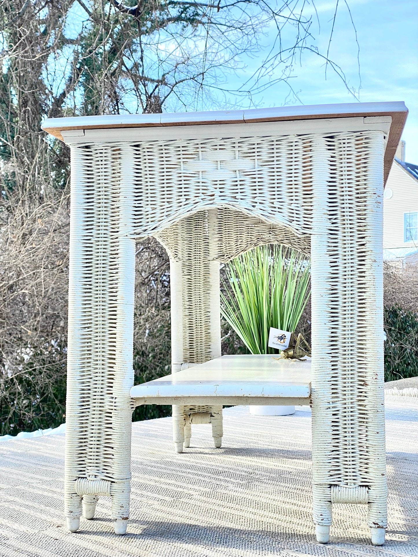 Vintage White Wicker Table Desk