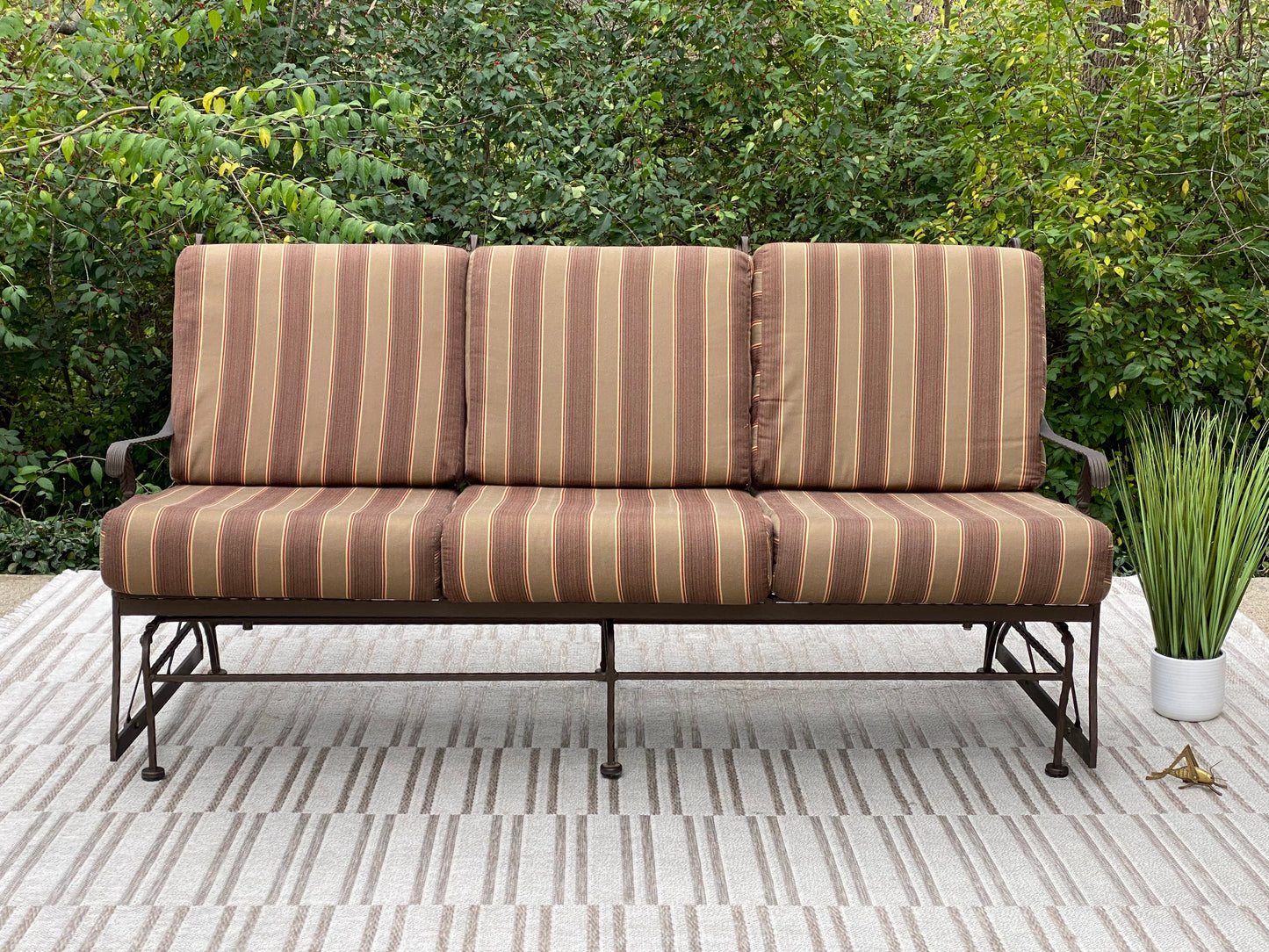 Nice Iron 3 Seat Indoor Outdoor Glider