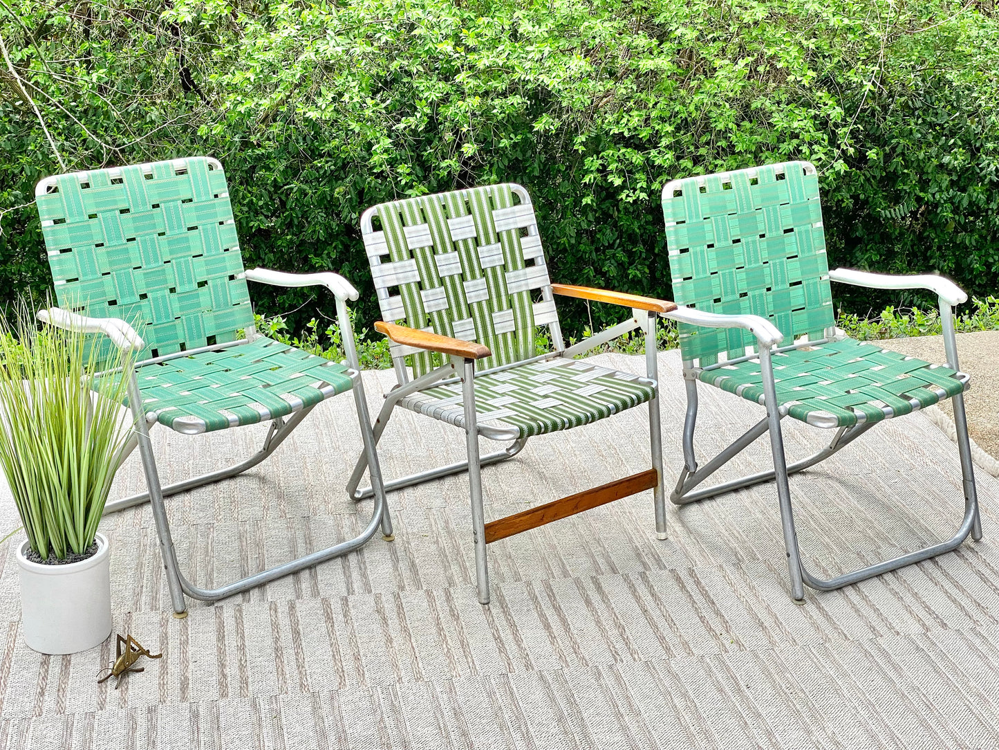 3 Vintage Fold Lawn Chairs