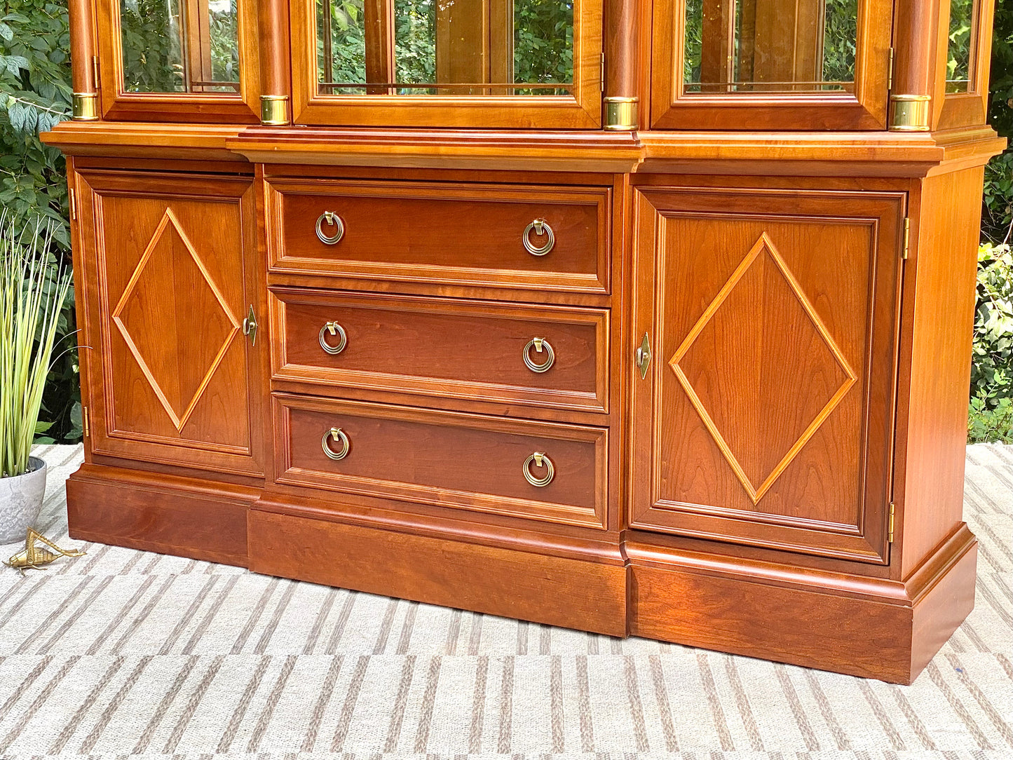 Nice Stanley 2 Piece Lighted Hutch