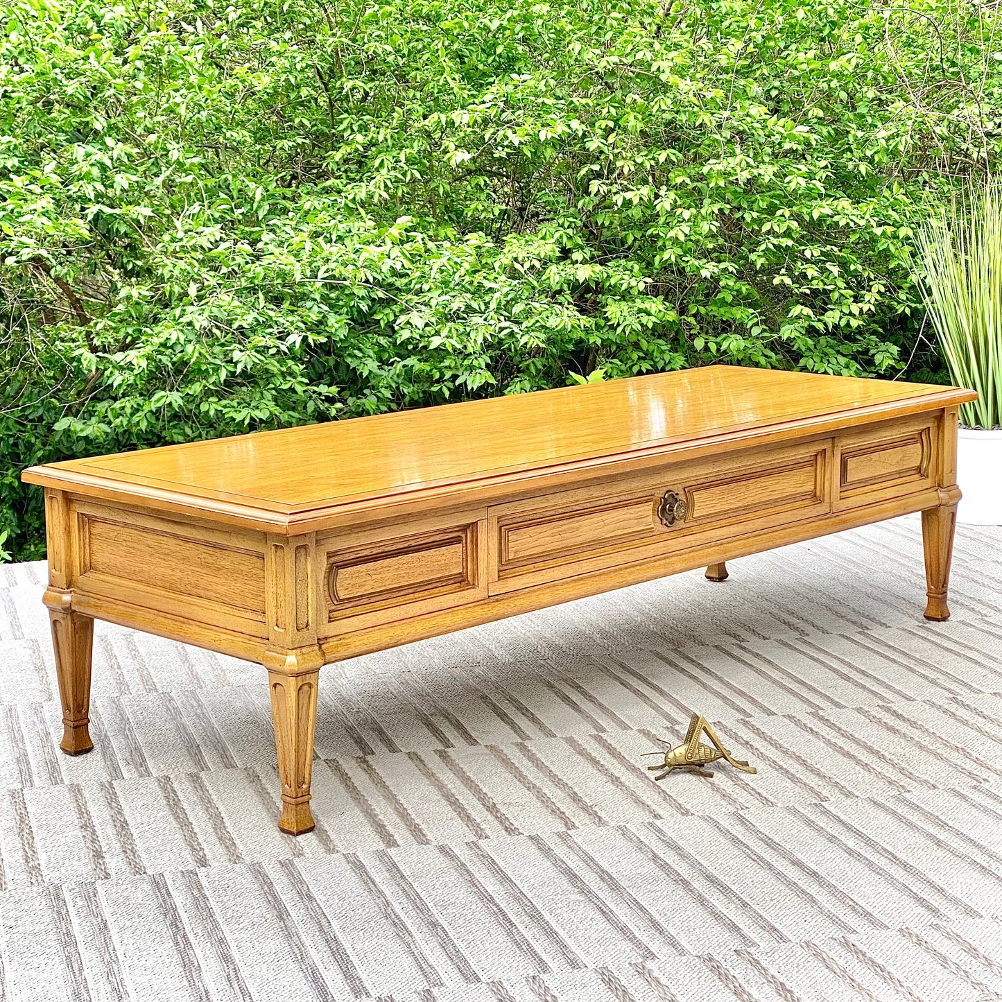 Beautiful Vintage Thomasville Coffee Table