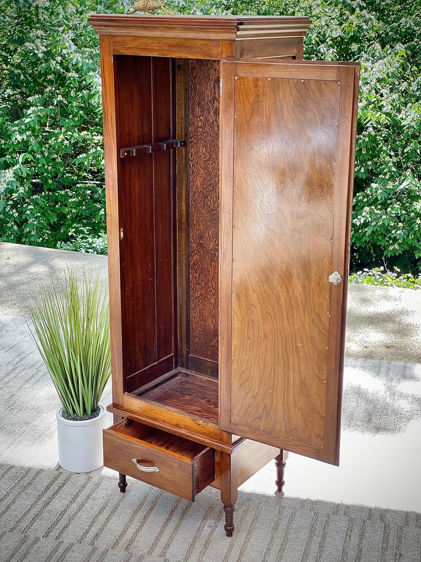 Vintage Art Deco Wooden Gibson Cabinet