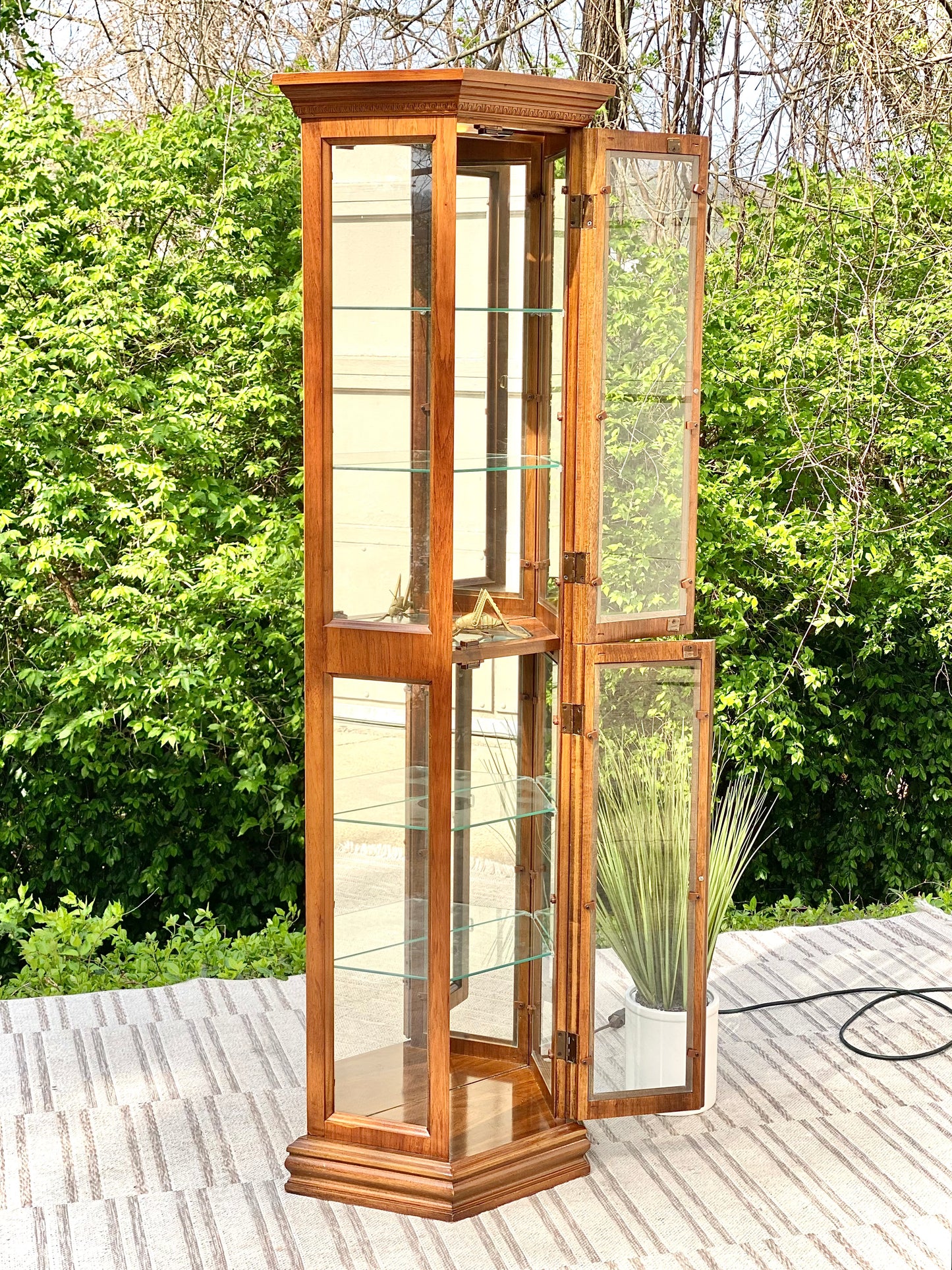 Vintage Pulaski Lighted Curio Cabinet