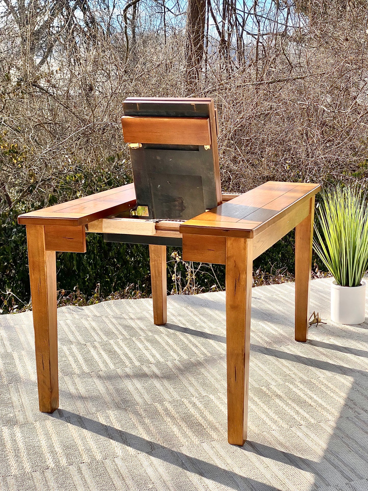 Modern Wooden Furniture Table With Hidden Leaf