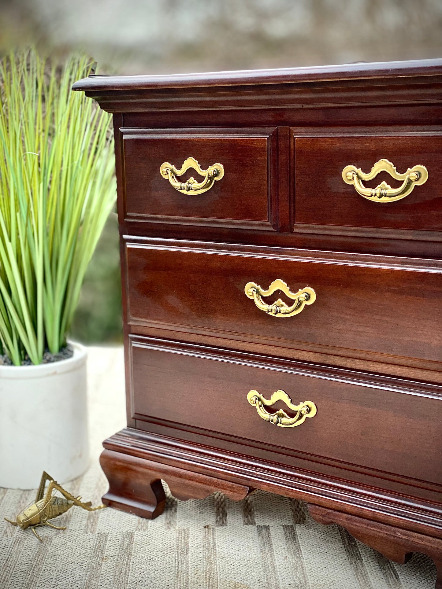 Nice Pair of Wooden Thomasville Nightstands