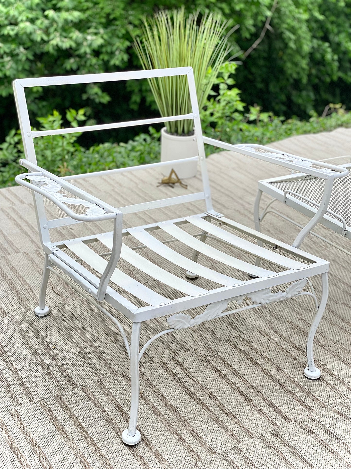 Vintage 3 Piece White Metal Bunting Co Patio Set