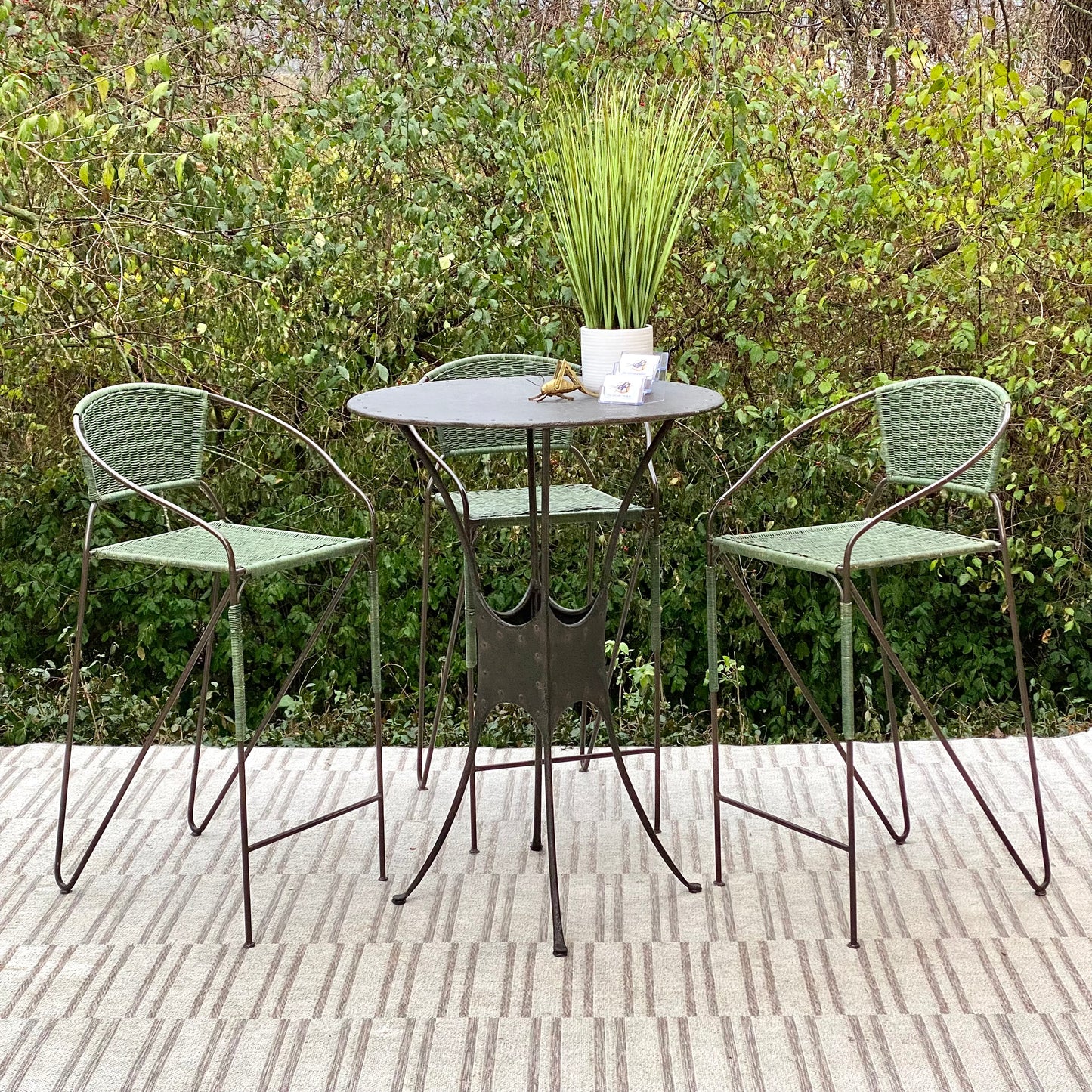 Metal 4 Piece Bar Stool & Table