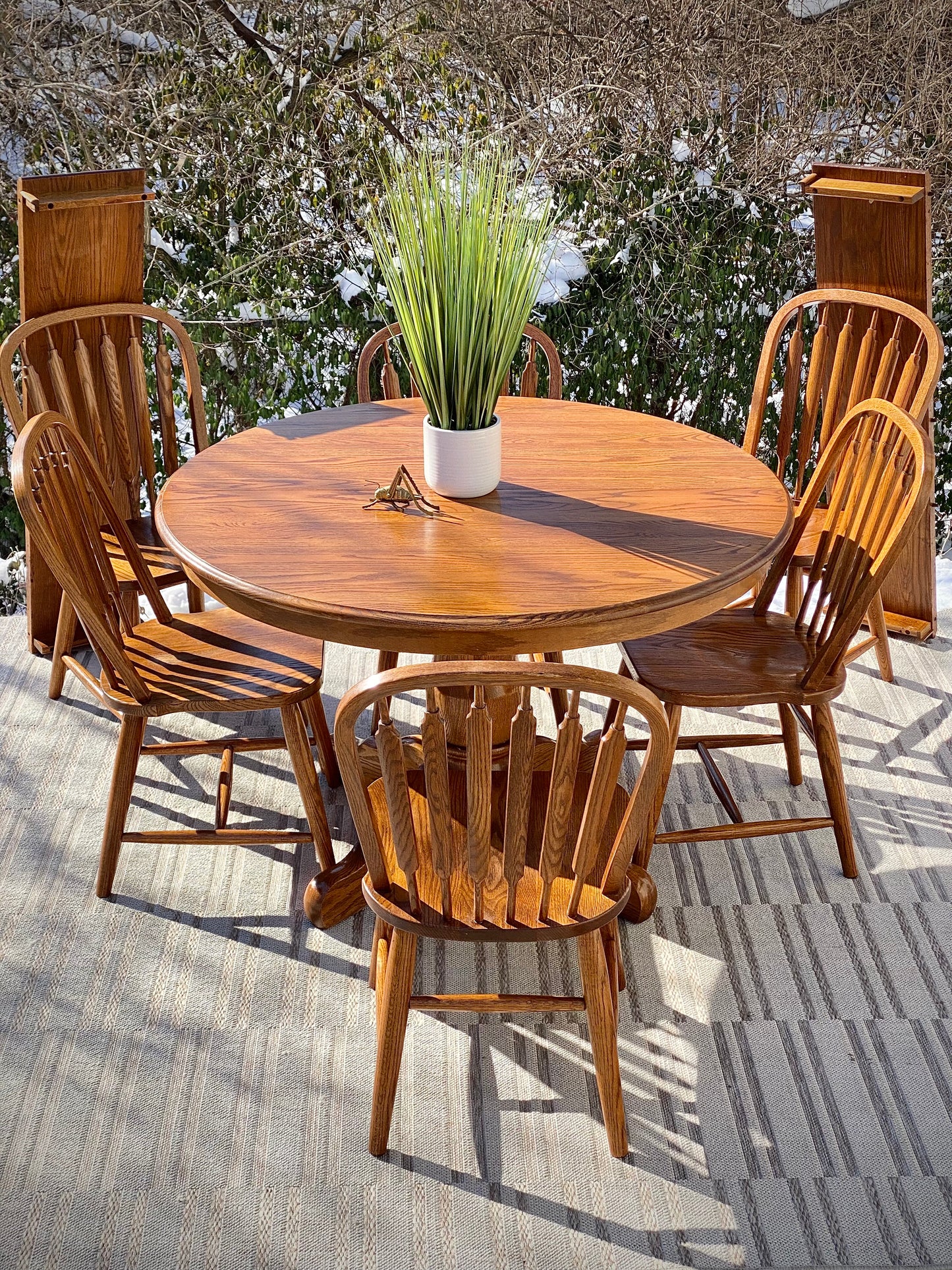 Nice Solid Wood Table & 6 Chairs