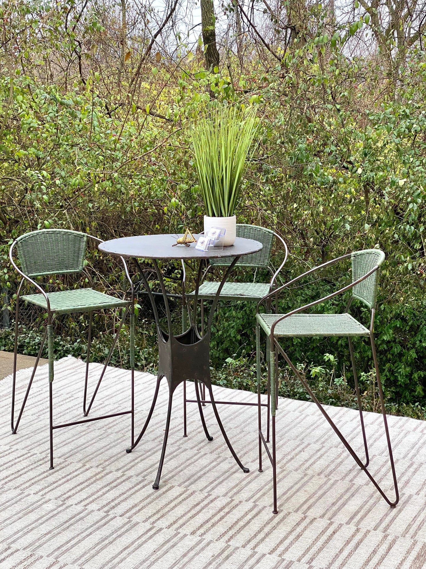 Metal 4 Piece Bar Stool & Table