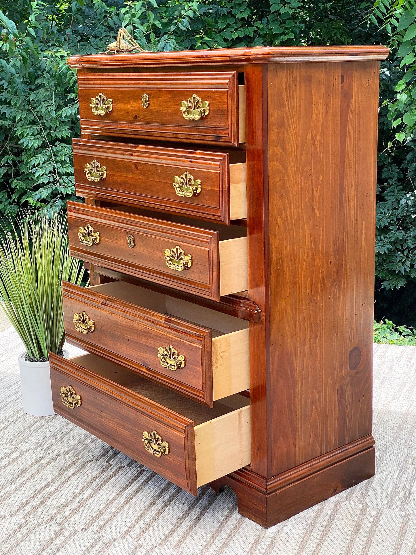 Vintage Broyhill 5 Drawer Dresser
