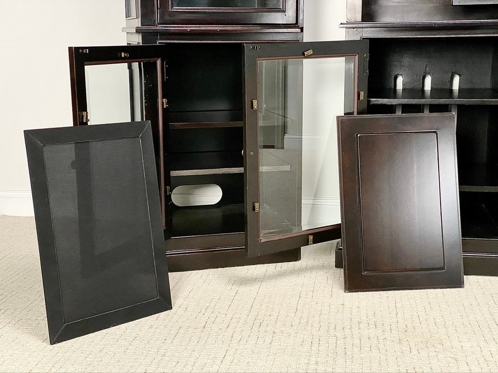 UNIVERSAL FURNITURE Summer Hill Entertainment Console
