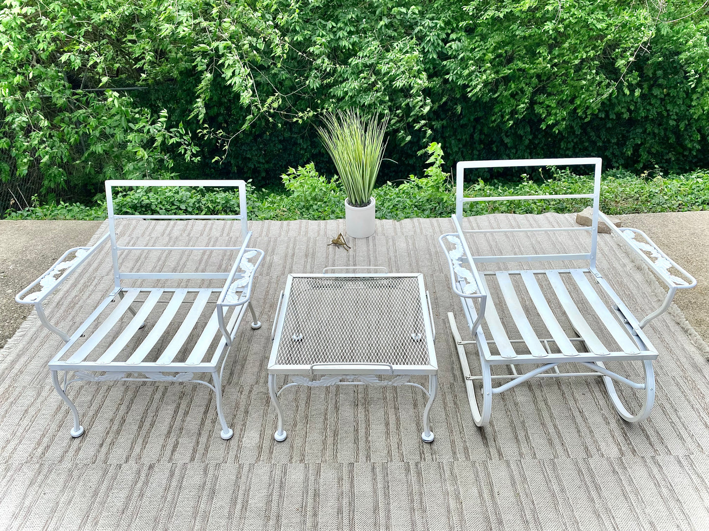Vintage 3 Piece White Metal Bunting Co Patio Set