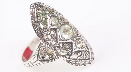 The Basics of an Antique Engagement Ring