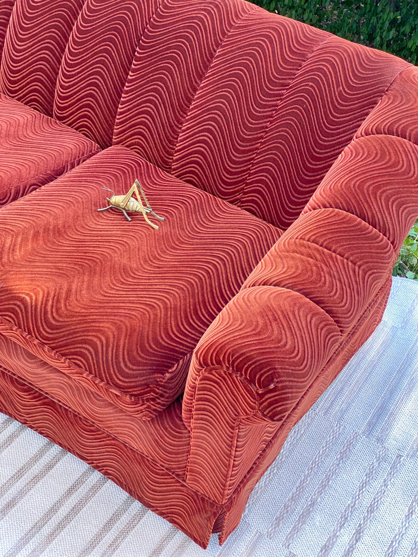 Vintage Swirl Raisin Couch