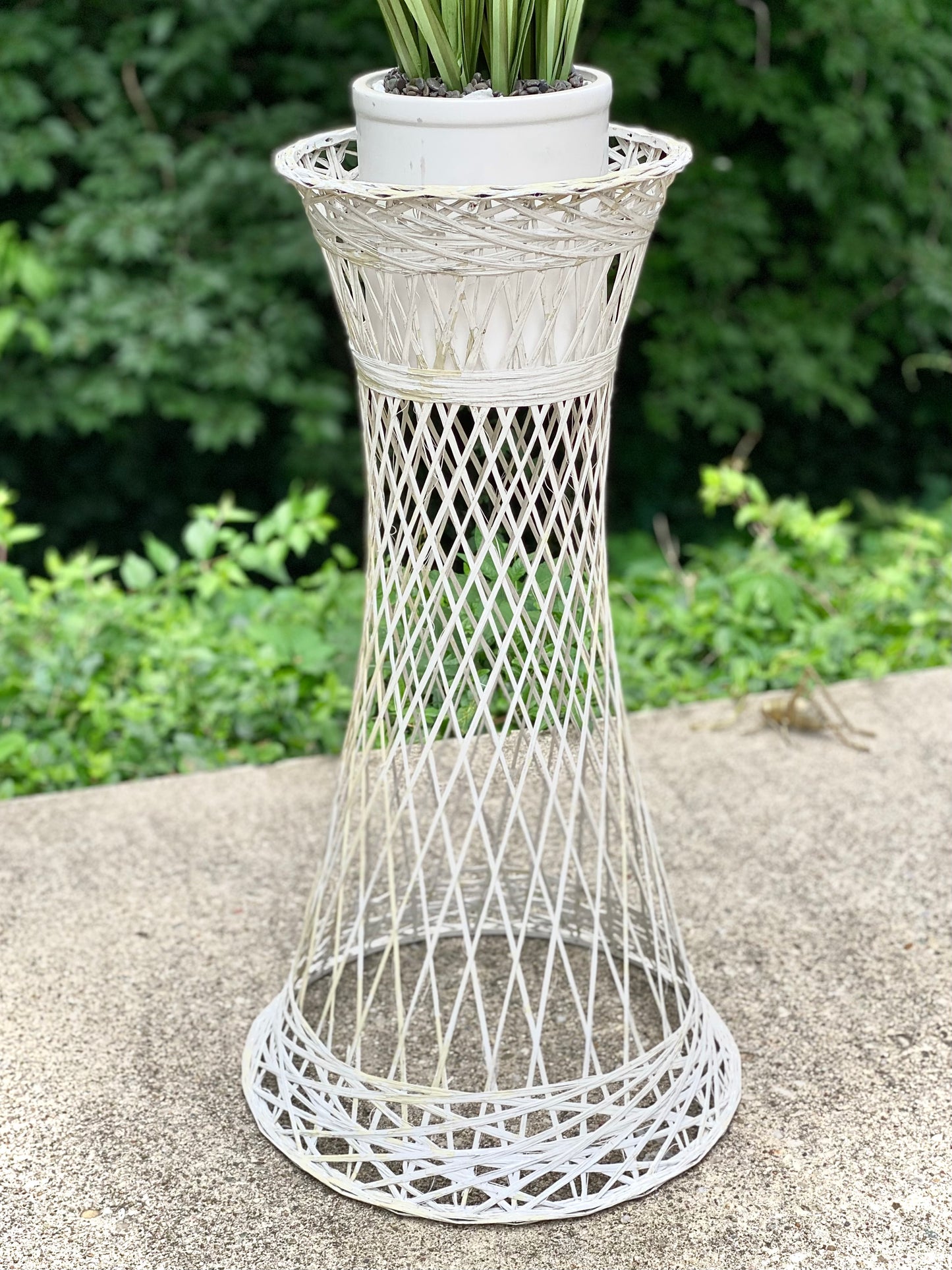 Vintage MCM Woodard Fiberglass Plant Stand