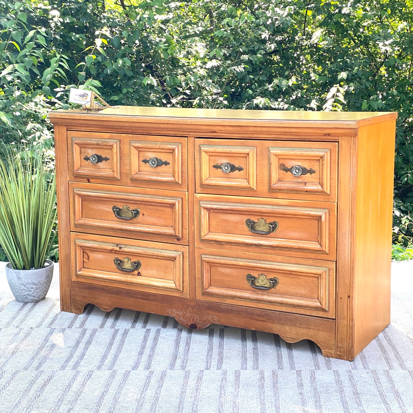 Nice Young-Hinkle Cape Cod 6 Drawer Dresser