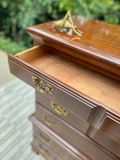 Nice Wooden 5 Drawer Dresser