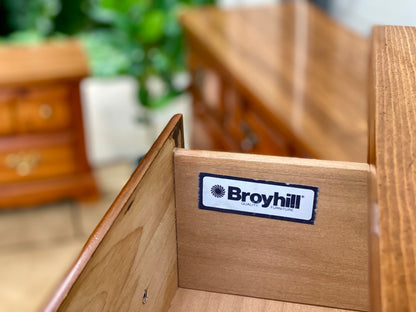 Vintage Broyhill 5 Drawer Dresser