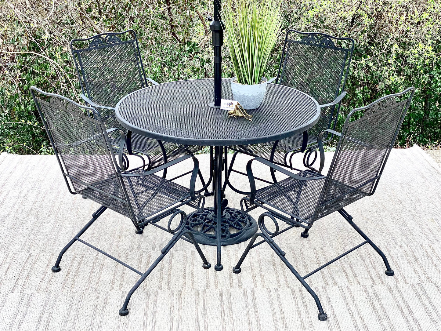 Nice Woodard Style Iron Patio Set