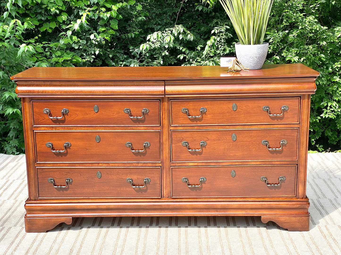 Beautiful Wooden 6 Drawer Lowboy Dresser