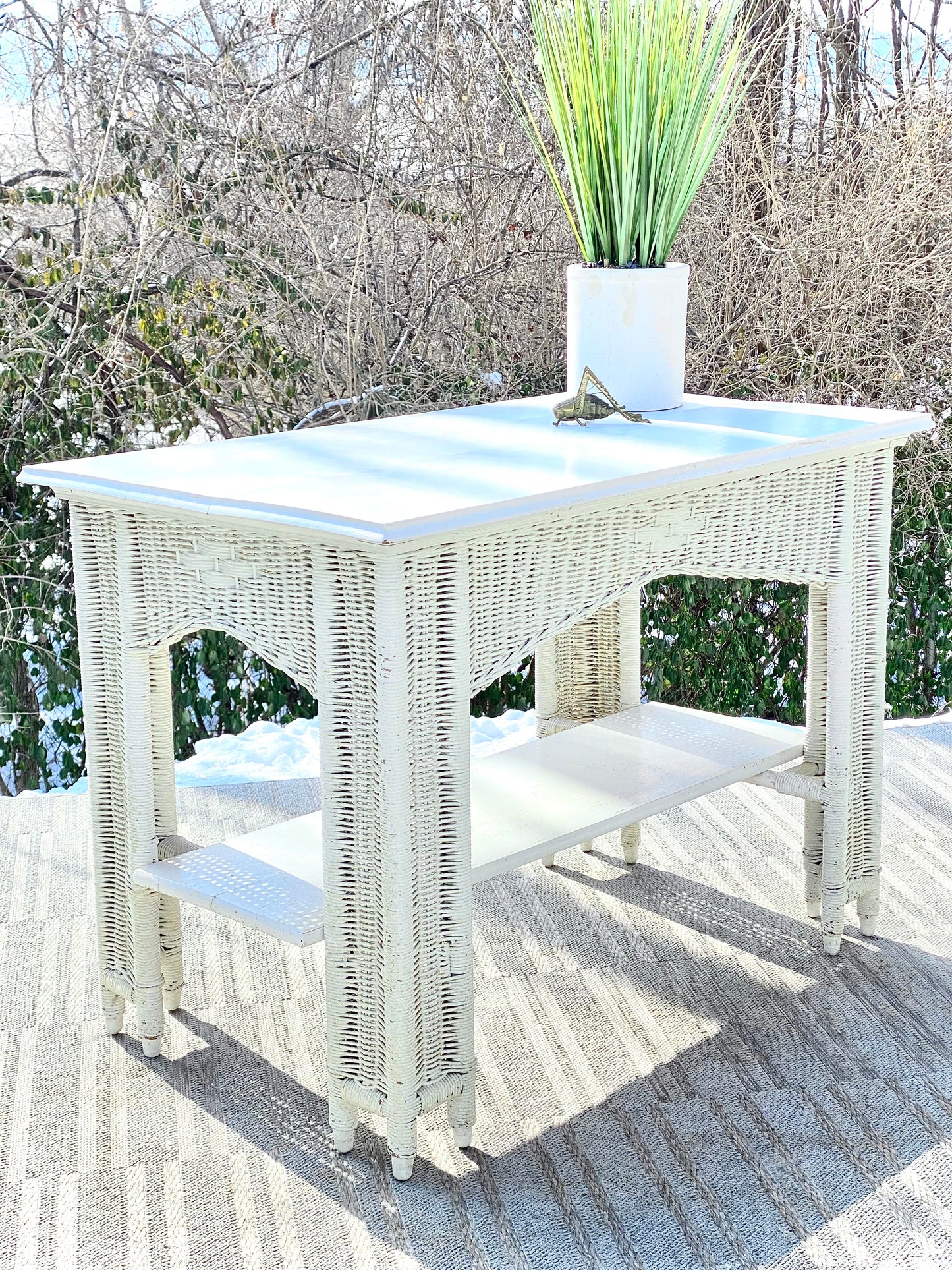 Vintage White Wicker Table Desk