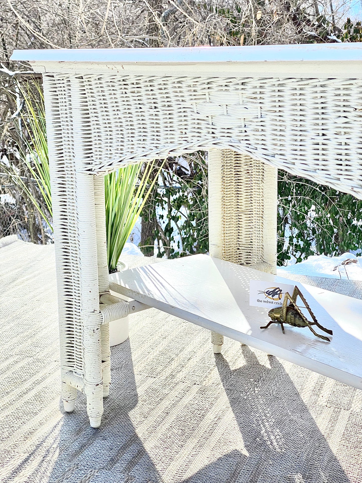 Vintage White Wicker Table Desk