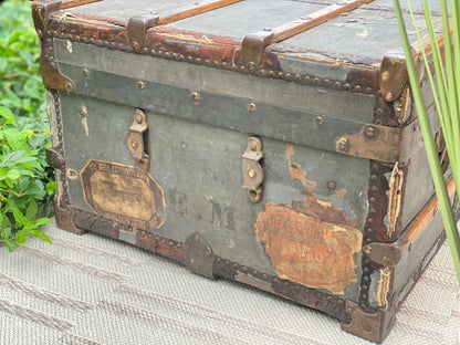 Antique Local Cincinnati Mulhauser Travel Trunk