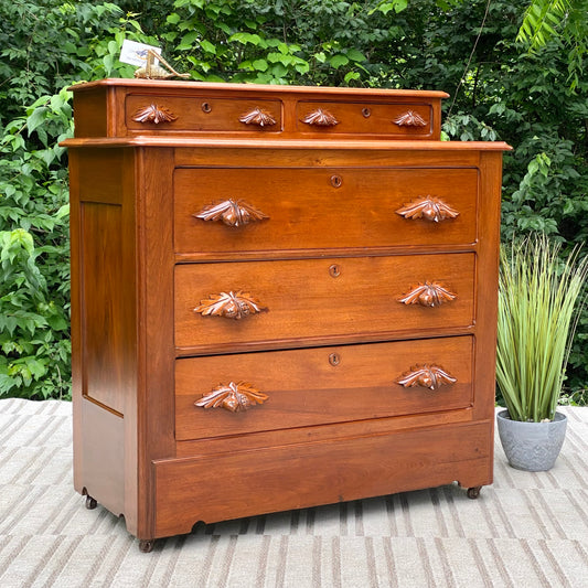 Vintage Wooden Pine Cone 5 Drawer Dresser