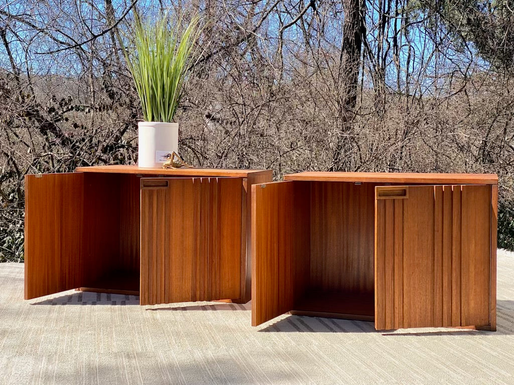 Vintage Pair of MCM End Table Nightstands