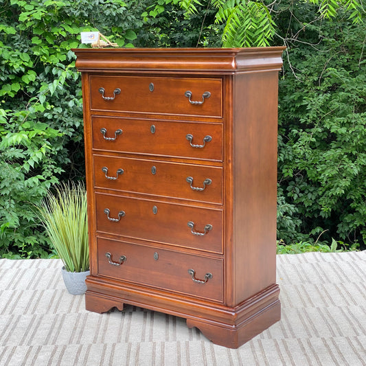 Beautiful Wooden 5 Drawer Highboy Dresser