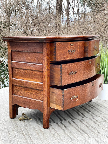 Vintage Oak 4 Drawer Dresser