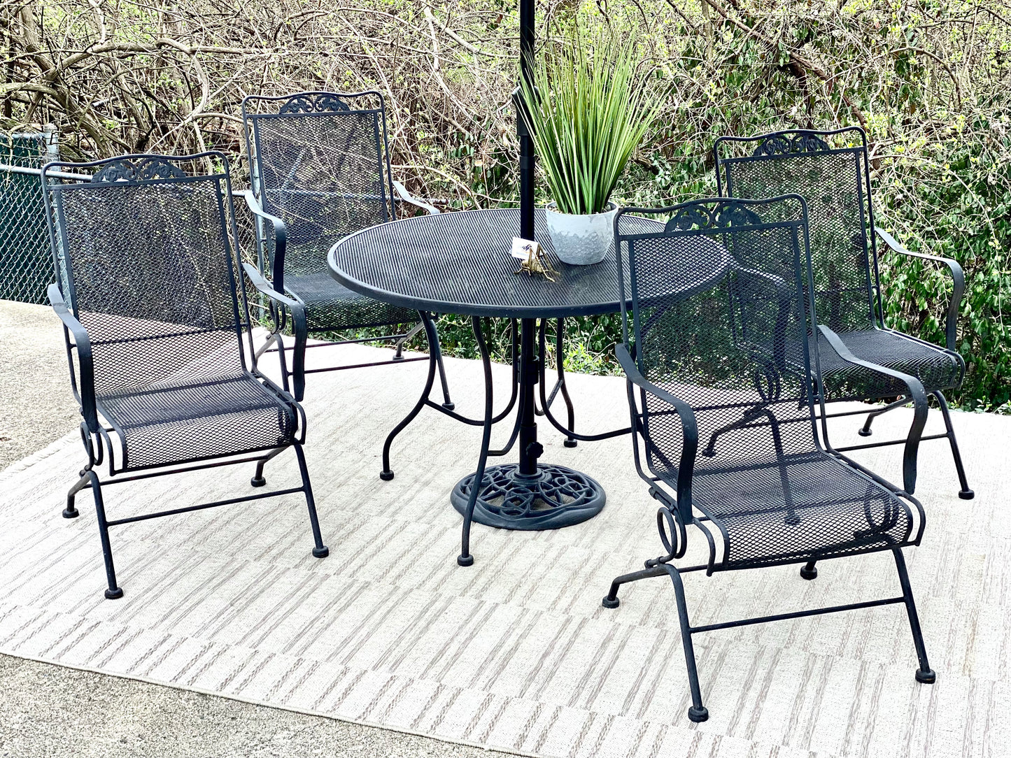 Nice Woodard Style Iron Patio Set