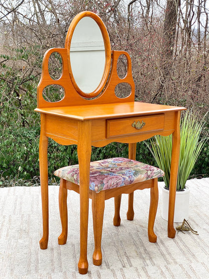 Nice Wooden Vanity and Seat